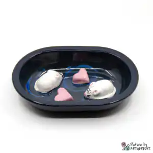 Ecuelle en céramique Suisse Ecuelle en céramique pour distributeur automatique de nourriture Surefeed - Ecuelle anti-glissement - Noir/Bleu avec souris et cœurs
