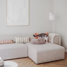 DISTRICT 70 FUZZ - Fluffy cat bed - Sand