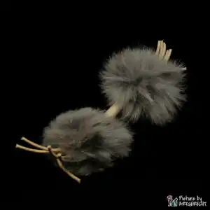 LIONSLIKE Jouets pour chats - Bois à mâcher avec peau de lapin
